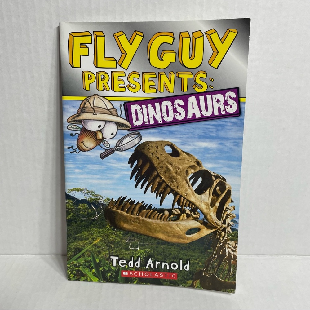 💛$2💛 Fly Guy Presents Dinosaurs by Tedd Arnold kids book